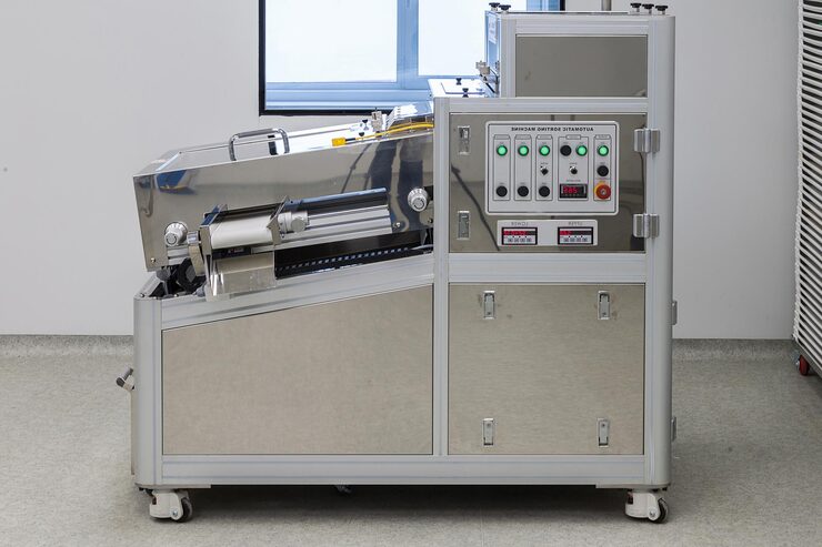 Vinyl pressing plant machinery